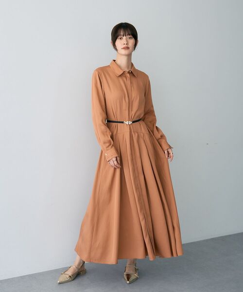 YECCA VECCA（イェッカヴェッカ）の「タックデザインシャツワンピース（シャツワンピース・レディース・ネイビー/キャメル/ボルドー・FREE）」の10枚目の写真