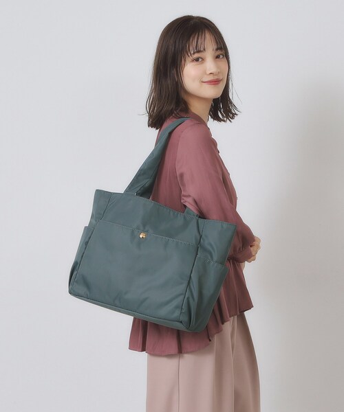 ITS'DEMO(イッツデモ)の「【9ポケット】軽量撥水A4トート(トートバッグ・レディース・ブルー/ベビーピンク/ダークグレー/ブラック・00)」の8枚目の写真