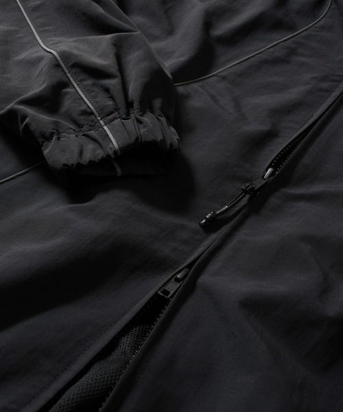 LFYT（エルエフワイティー）の「LFYT ラファイエット【Lafayette】- ナイロン トラック ジャケット【SUPPLEX NYLON TRACK JACKET LA251001】（ナイロンジャケット・メンズ・オリーブ系/ブラック・XL/L/XXL/M）」の11枚目の写真