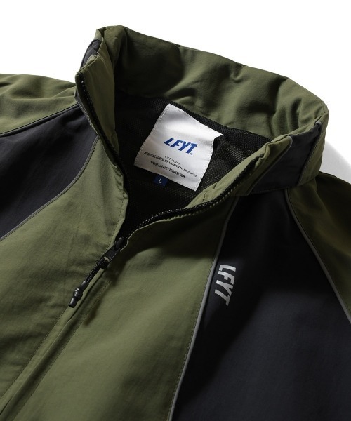 LFYT（エルエフワイティー）の「LFYT ラファイエット【Lafayette】- ナイロン トラック ジャケット【SUPPLEX NYLON TRACK JACKET LA251001】（ナイロンジャケット・メンズ・オリーブ系/ブラック・XL/L/XXL/M）」の16枚目の写真