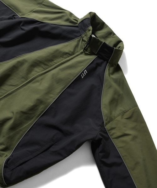 LFYT（エルエフワイティー）の「LFYT ラファイエット【Lafayette】- ナイロン トラック ジャケット【SUPPLEX NYLON TRACK JACKET LA251001】（ナイロンジャケット・メンズ・オリーブ系/ブラック・XL/L/XXL/M）」の17枚目の写真