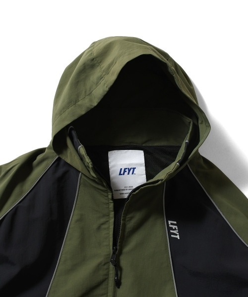 LFYT（エルエフワイティー）の「LFYT ラファイエット【Lafayette】- ナイロン トラック ジャケット【SUPPLEX NYLON TRACK JACKET LA251001】（ナイロンジャケット・メンズ・オリーブ系/ブラック・XL/L/XXL/M）」の18枚目の写真