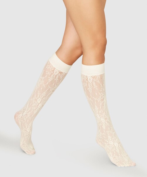 SWEDISH STOCKING(スウェディッシュストッキングス)の「<SWEDISH STOCKINGS>Rosa レース ハイソックス< Select by EMMEL REFINES >(ソックス/靴下・レディース・オフホワイト/ブラック・FREE)」の5枚目の写真