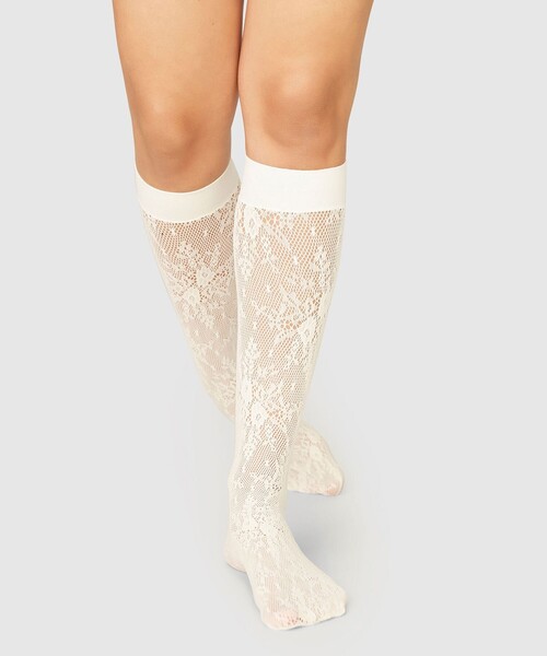 SWEDISH STOCKING(スウェディッシュストッキングス)の「<SWEDISH STOCKINGS>Rosa レース ハイソックス< Select by EMMEL REFINES >(ソックス/靴下・レディース・オフホワイト/ブラック・FREE)」の6枚目の写真