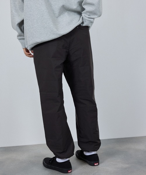NAVY(ネイビー)の「NAVY 中綿キルトシャットパンツ【防風 撥水加工 ストレッチ】(その他パンツ・メンズ・グレー/ブラック・XL/L/M)」の5枚目の写真