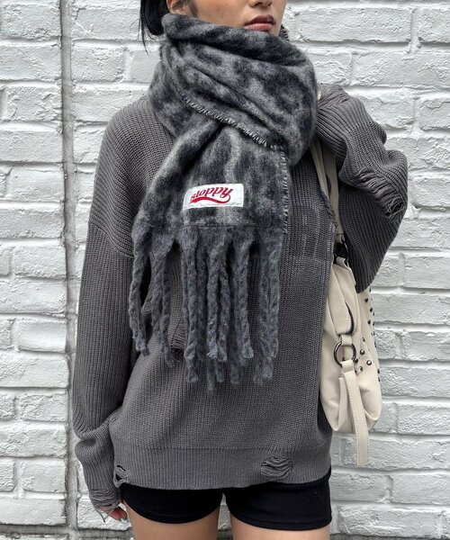 WHO'S WHO gallery(フーズフーギャラリー)の「SLOPPY LEOPARD MUFFLER/ヒョウ柄マフラー(マフラー・レディース・ブラウン/グレー・FREE)」の4枚目の写真