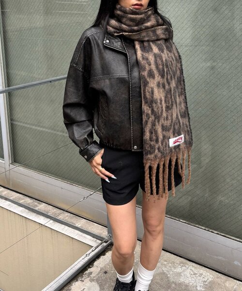 WHO'S WHO gallery(フーズフーギャラリー)の「SLOPPY LEOPARD MUFFLER/ヒョウ柄マフラー(マフラー・レディース・ブラウン/グレー・FREE)」の8枚目の写真