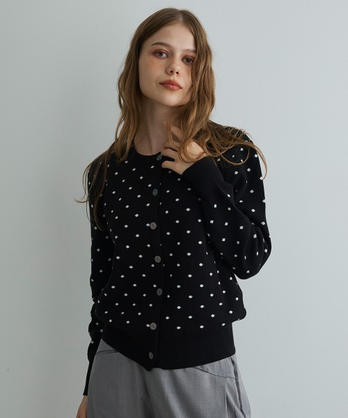 Mirette(ミレット)の「ドットジャカードカーディガン / Dot Jacquard Cardigan(カーディガン/ボレロ・レディース・グレー/ブラック・FREE)」の3枚目の写真