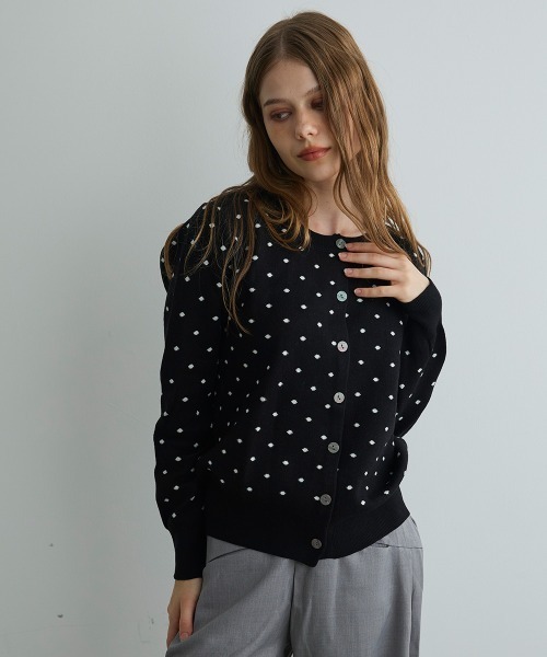 Mirette(ミレット)の「ドットジャカードカーディガン / Dot Jacquard Cardigan(カーディガン/ボレロ・レディース・グレー/ブラック・FREE)」の5枚目の写真