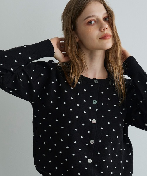 Mirette(ミレット)の「ドットジャカードカーディガン / Dot Jacquard Cardigan(カーディガン/ボレロ・レディース・グレー/ブラック・FREE)」の9枚目の写真