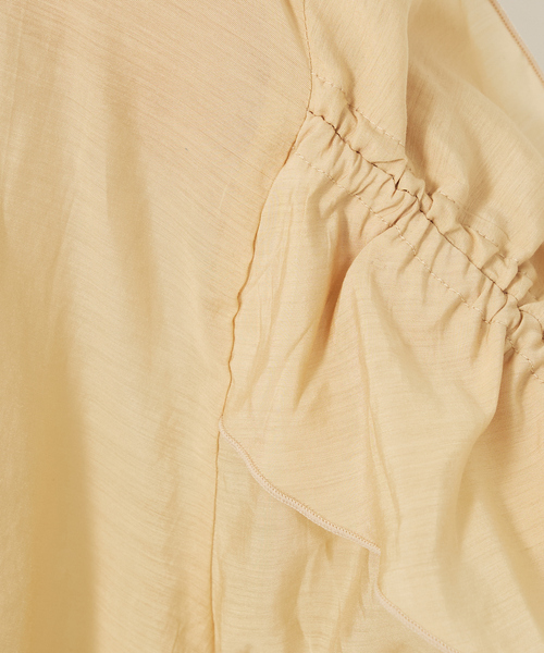 abahouse mavie(アバハウスマヴィ)の「フリルギャザーシアーブラウス(シャツ/ブラウス・レディース・クリーム/グレイッシュブルー/ブラック/ホワイト・フリー)」の6枚目の写真