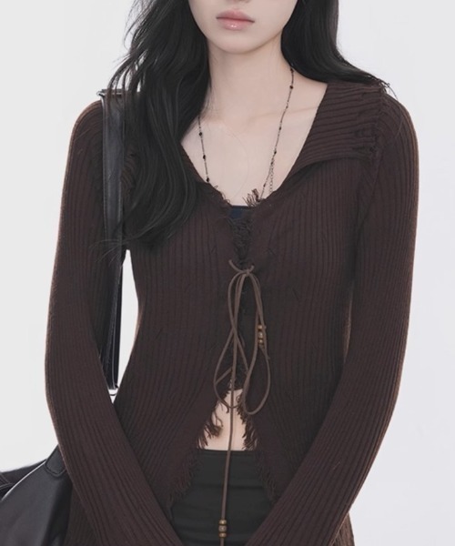 .KOM(ドットコム)の「A'GEM/9 × .kom 『.KOM/ドットケーオーエム』 Lace Up Damaged Rib Knit Top/Y2Kレースアップダメージリブニットトップス(ニット/セーター・レディース・ベージュ/ブラウン・FREE)」の21枚目の写真
