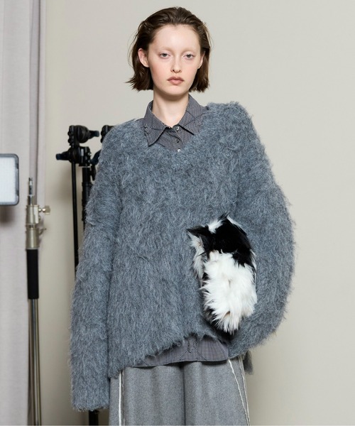 Long Shaggy V-neck Knit / ロングシャギーVネックニット（ニット