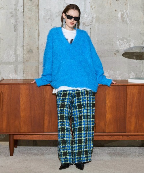 MAISON SPECIAL（メゾンスペシャル）の「Long Shaggy V-neck Knit / ロングシャギーVネックニット（ニット/セーター・レディース・ブラック/グレー/ブルー/オレンジ・FREE）」の8枚目の写真
