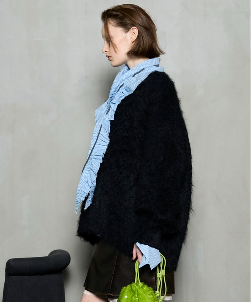 MAISON SPECIAL（メゾンスペシャル）の「Long Shaggy V-neck Knit / ロングシャギーVネックニット（ニット/セーター・レディース・ブラック/グレー/ブルー/オレンジ・FREE）」の9枚目の写真