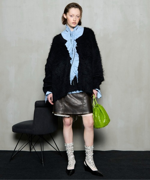 MAISON SPECIAL（メゾンスペシャル）の「Long Shaggy V-neck Knit / ロングシャギーVネックニット（ニット/セーター・レディース・ブラック/グレー/ブルー/オレンジ・FREE）」の5枚目の写真