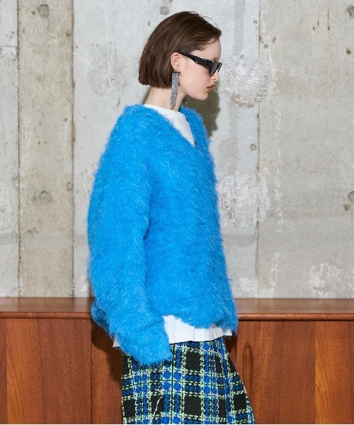 MAISON SPECIAL（メゾンスペシャル）の「Long Shaggy V-neck Knit / ロングシャギーVネックニット（ニット/セーター・レディース・ブラック/グレー/ブルー/オレンジ・FREE）」の10枚目の写真