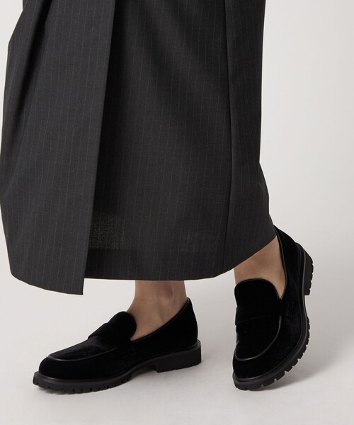 ODETTE E ODILE（オデットエオディール）の「ベルベットタンクローファー フラット30↑（ローファー・レディース・ブラック/ダークブラウン・25cm/24.5cm/24cm/23.5cm/23cm/22.5cm/22cm）」の2枚目の写真