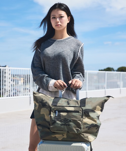 umbro/アンブロ】ポケッタブル 刺繍トラベルトートバッグ（スーツ