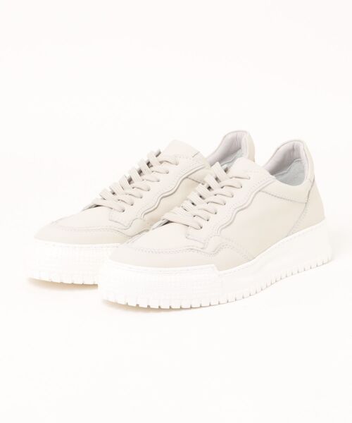 QUSHELI(クシェリ)の「【QUSHELI】ベーシックレザースニーカー(E5005E)(スニーカー・レディース・オフホワイト/ブラック・39/37/38/36)」の1枚目の写真