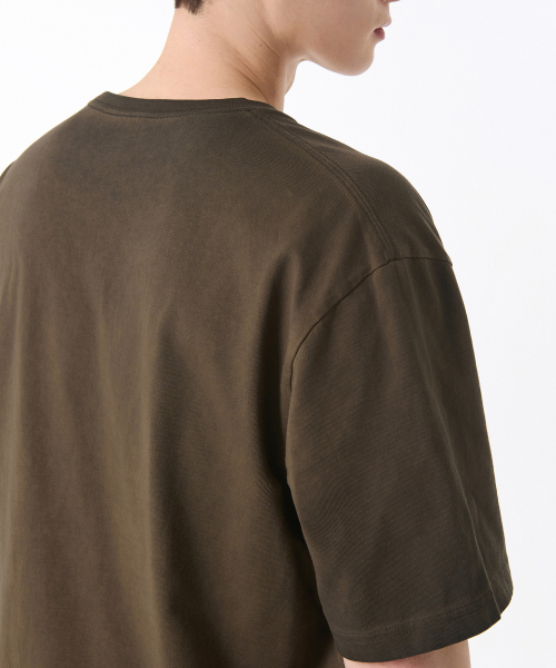 MUSINSA STANDARD（ムシンサスタンダード）の「ルナ ダイング リラックスド クルーネックTシャツ [ブラウン]（Tシャツ/カットソー・メンズ・その他・SMALL/MEDIUM/LARGE/X-LARGE/XX-LARGE/XXX-LARGE）」の3枚目の写真