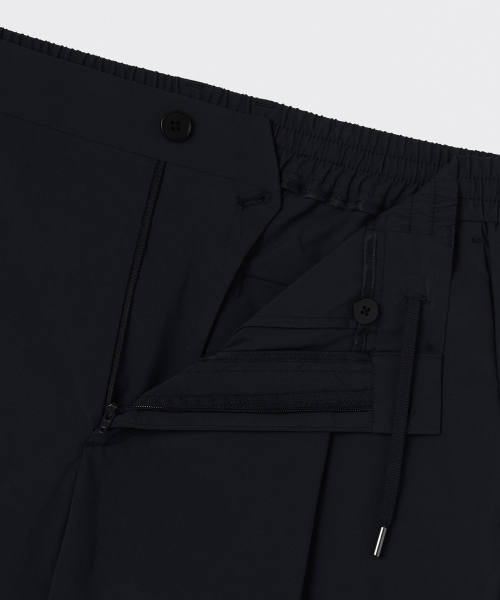 MUSINSA STANDARD（ムシンサスタンダード）の「SOLOTEX ワンタックワイドコンフォートバンディングパンツ [ブラック]（スラックス・メンズ・その他・40/38/42/36/32/30/26/28/34）」の3枚目の写真