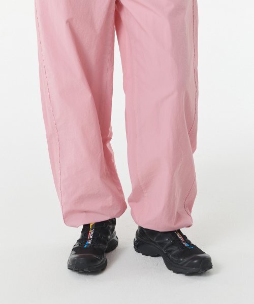 MUSINSA STANDARD WOMAN（ムシンサスタンダードウーマン）の「ウィメンズサイドラインワイドトラックパンツ[インディアンピンク]（スウェットパンツ・レディース・その他・30/24/26/28/22）」の7枚目の写真