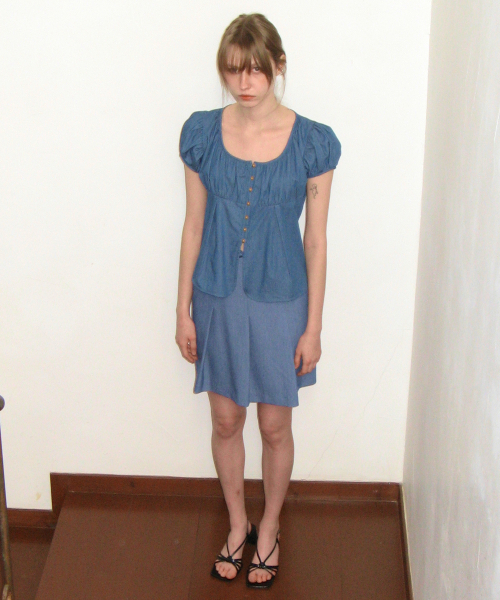 SINOON(シヌーン)の「RIBBON PLEATS SKIRT (BLUE)(スカート・レディース・ブルー・SMALL/MEDIUM)」の2枚目の写真