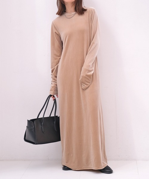 AKTE（アクテ）の「ベロアIラインワンピース（ワンピース・レディース・バーガンディー/ブラック系/ライトベージュ・FREE/TALL）」の3枚目の写真