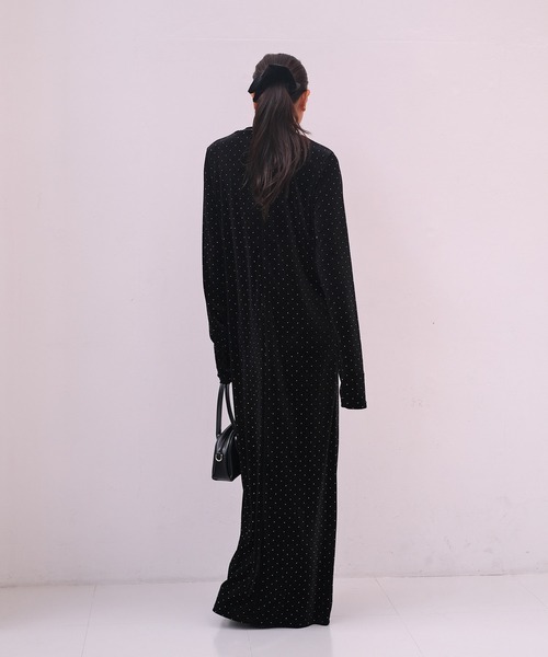 AKTE（アクテ）の「ベロアIラインワンピース（ワンピース・レディース・バーガンディー/ブラック系/ライトベージュ・FREE/TALL）」の8枚目の写真