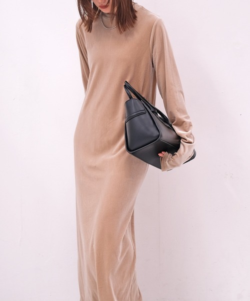 AKTE（アクテ）の「ベロアIラインワンピース（ワンピース・レディース・バーガンディー/ブラック系/ライトベージュ・FREE/TALL）」の12枚目の写真