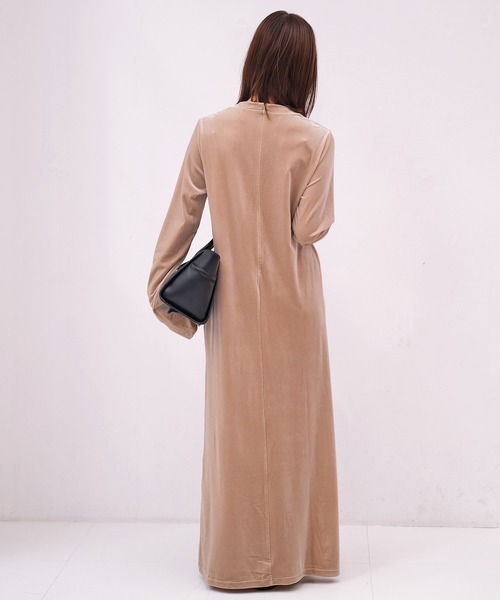 AKTE（アクテ）の「ベロアIラインワンピース（ワンピース・レディース・バーガンディー/ブラック系/ライトベージュ・FREE/TALL）」の14枚目の写真