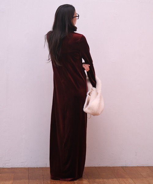 AKTE（アクテ）の「ベロアIラインワンピース（ワンピース・レディース・バーガンディー/ブラック系/ライトベージュ・FREE/TALL）」の18枚目の写真