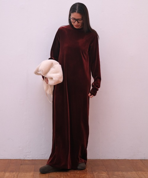 AKTE（アクテ）の「ベロアIラインワンピース（ワンピース・レディース・バーガンディー/ブラック系/ライトベージュ・FREE/TALL）」の19枚目の写真