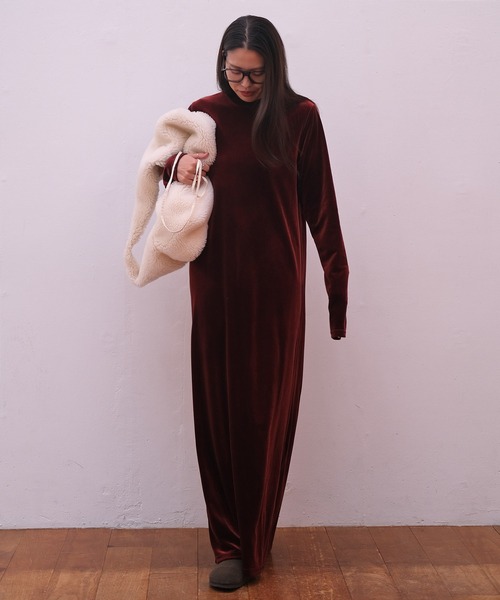 AKTE（アクテ）の「ベロアIラインワンピース（ワンピース・レディース・バーガンディー/ブラック系/ライトベージュ・FREE/TALL）」の22枚目の写真