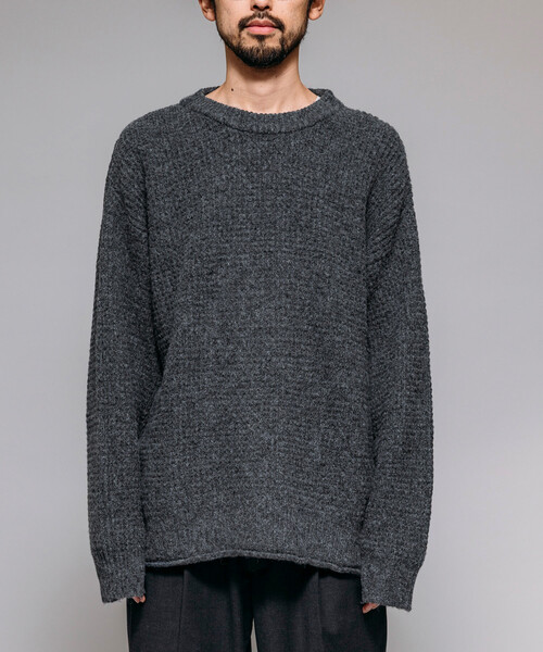 Firsthand（ファーストハンド）の「Firsthand/ファーストハンド ビッグシルエット ウール混 ワッフル編 クルーネックニット（ニット/セーター・メンズ・チャコールグレー/サックスブルー/ベージュ/レッド・LARGE/MEDIUM）」の21枚目の写真