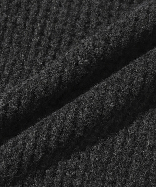 Firsthand（ファーストハンド）の「Firsthand/ファーストハンド ビッグシルエット ウール混 ワッフル編 クルーネックニット（ニット/セーター・メンズ・チャコールグレー/サックスブルー/ベージュ/レッド・LARGE/MEDIUM）」の8枚目の写真