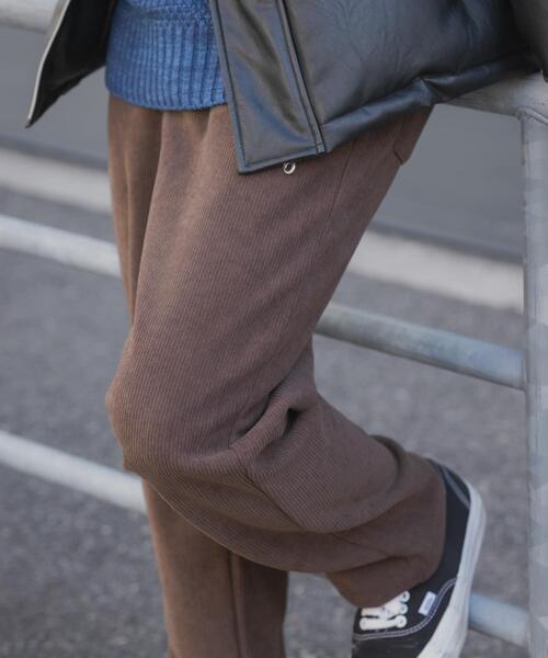 ITEMS URBANRESEARCH（アイテムズ アーバンリサーチ）の「裏フリースボンディングコーデュロイパンツ（その他パンツ・メンズ・ブラック/ライトベージュ/ブラウン・SMALL/MEDIUM/LARGE）」の2枚目の写真