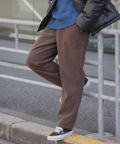 ITEMS URBANRESEARCH（アイテムズ アーバンリサーチ）の「裏フリースボンディングコーデュロイパンツ（その他パンツ・メンズ・ブラック/ライトベージュ/ブラウン・SMALL/MEDIUM/LARGE）」の17枚目の写真