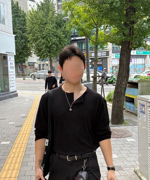 ALYSS（アリス）の「リングスタッドクロップヘンリーネックニットTシャツ[ブラック]（Tシャツ/カットソー・メンズ・その他・MEDIUM/LARGE/X-LARGE）」の6枚目の写真