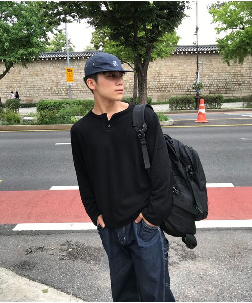 ALYSS（アリス）の「リングスタッドクロップヘンリーネックニットTシャツ[ブラック]（Tシャツ/カットソー・メンズ・その他・MEDIUM/LARGE/X-LARGE）」の4枚目の写真