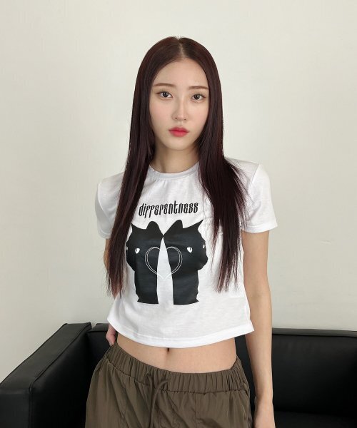 DXOH(ディソエイチ)の「ツーキャッツハートセミクロップTシャツホワイト(Tシャツ/カットソー・レディース・その他・FREE)」の1枚目の写真