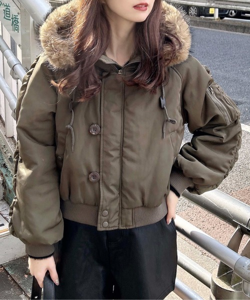 INGNI(イング)の「N2B(ブルゾン・レディース・カーキ/ブラック・M)」の18枚目の写真