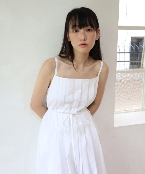 PAUL&ALICE(ポール&アリス)の「PLEATS CAMISOLE DRESS / WHITE(ワンピース・レディース・ホワイト・FREE)」の3枚目の写真