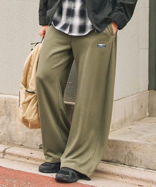 THE CRAFT CREW PRODUCTS(ザクラフトクループロダクツ)の「【UNNOTICEシリーズ】<セットアップ対応>11ozヘビーウェイト 裾ドローコード スウェットカーブパンツ / 吸水速乾・イージーケア・UVカット【THE CRAFT CREW PRODUCTS】(スウェットパンツ・メンズ・ブラック/オリーブ系/アッシュグレー/ダークグレー/ネイビー/キャメル・S/M/L)」の4枚目の写真