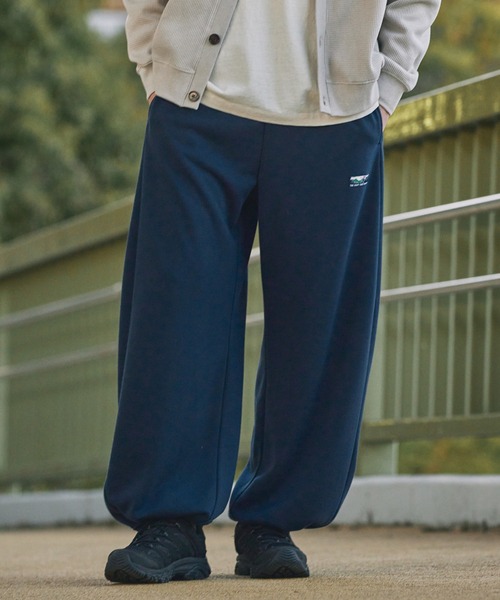 THE CRAFT CREW PRODUCTS(ザクラフトクループロダクツ)の「【UNNOTICEシリーズ】<セットアップ対応>11ozヘビーウェイト 裾ドローコード スウェットカーブパンツ / 吸水速乾・イージーケア・UVカット【THE CRAFT CREW PRODUCTS】(スウェットパンツ・メンズ・ブラック/オリーブ系/アッシュグレー/ダークグレー/ネイビー/キャメル・S/M/L)」の5枚目の写真