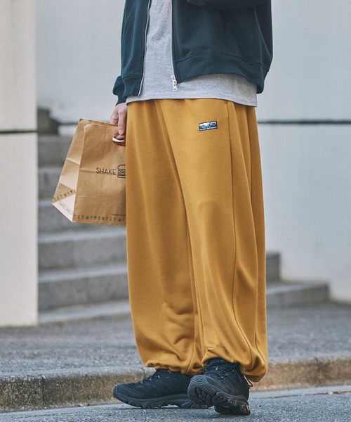 THE CRAFT CREW PRODUCTS(ザクラフトクループロダクツ)の「【UNNOTICEシリーズ】<セットアップ対応>11ozヘビーウェイト 裾ドローコード スウェットカーブパンツ / 吸水速乾・イージーケア・UVカット【THE CRAFT CREW PRODUCTS】(スウェットパンツ・メンズ・ブラック/オリーブ系/アッシュグレー/ダークグレー/ネイビー/キャメル・S/M/L)」の16枚目の写真