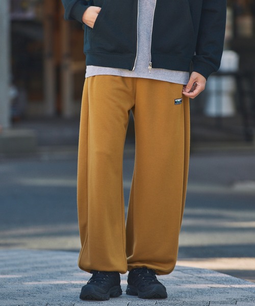 THE CRAFT CREW PRODUCTS(ザクラフトクループロダクツ)の「【UNNOTICEシリーズ】<セットアップ対応>11ozヘビーウェイト 裾ドローコード スウェットカーブパンツ / 吸水速乾・イージーケア・UVカット【THE CRAFT CREW PRODUCTS】(スウェットパンツ・メンズ・ブラック/オリーブ系/アッシュグレー/ダークグレー/ネイビー/キャメル・S/M/L)」の21枚目の写真