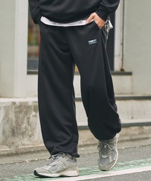 THE CRAFT CREW PRODUCTS（ザクラフトクループロダクツ）の「【UNNOTICEシリーズ】＜セットアップ対応＞11ozヘビーウェイト 裾ドローコード スウェットカーブパンツ / 吸水速乾・イージーケア・UVカット【THE CRAFT CREW PRODUCTS】（スウェットパンツ）」
