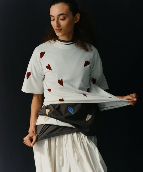 GALLARDAGALANTE(ガリャルダガランテ)の「【2026SS Debut】【Dhritië】【手洗い可】リーフ刺繍Tee(Tシャツ/カットソー・レディース・ホワイト系その他2/グレー系その他/ホワイト系その他/グレー系その他2・FREE)」の2枚目の写真